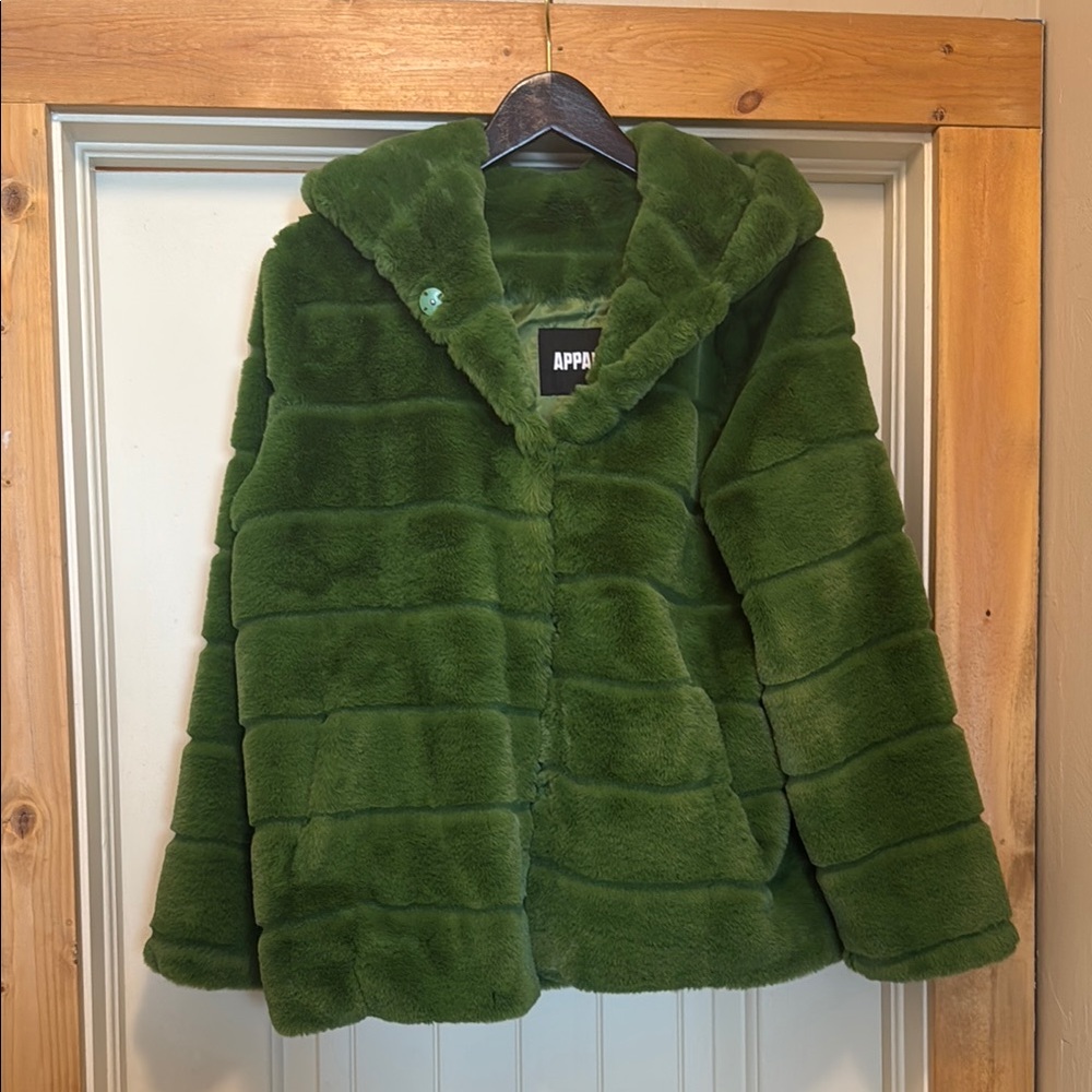 Apparis Women's Lush Green Teddy Jacket